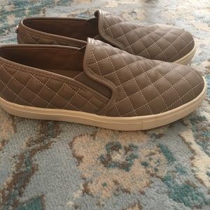 Steve Madden slip-ons